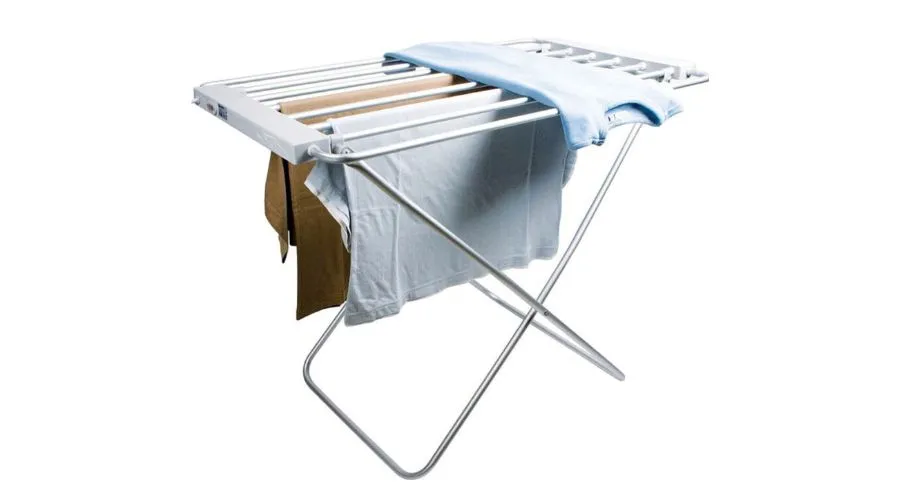 Heated clothes rack