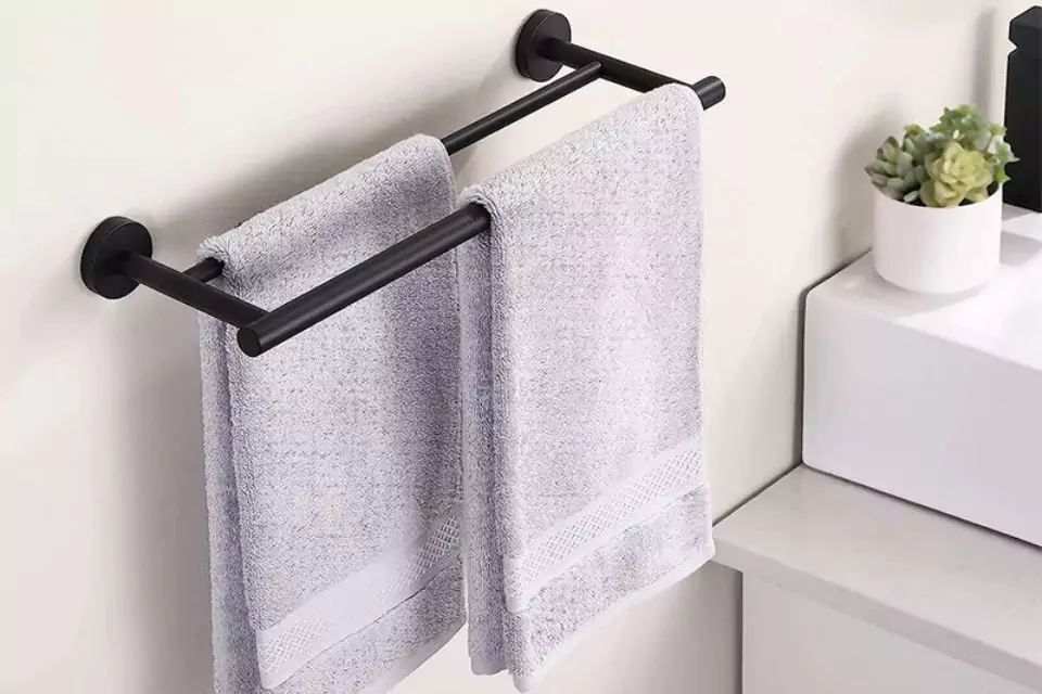 Bathroom towel rails