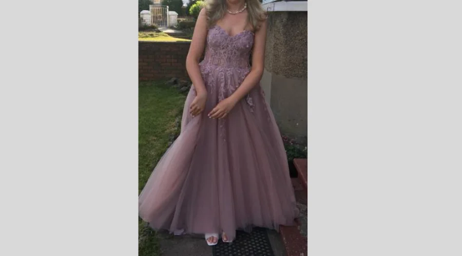 Beautiful Prom Dress Size 10, No Alterations, Dry Cleaned