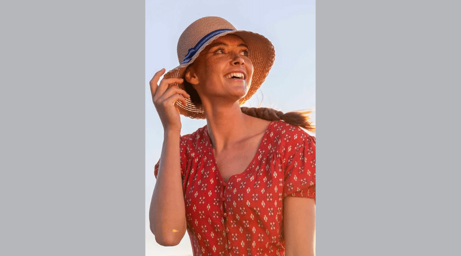 Lightweight Elastic Band Casual Wide Brim Hat by Mountain Warehouse