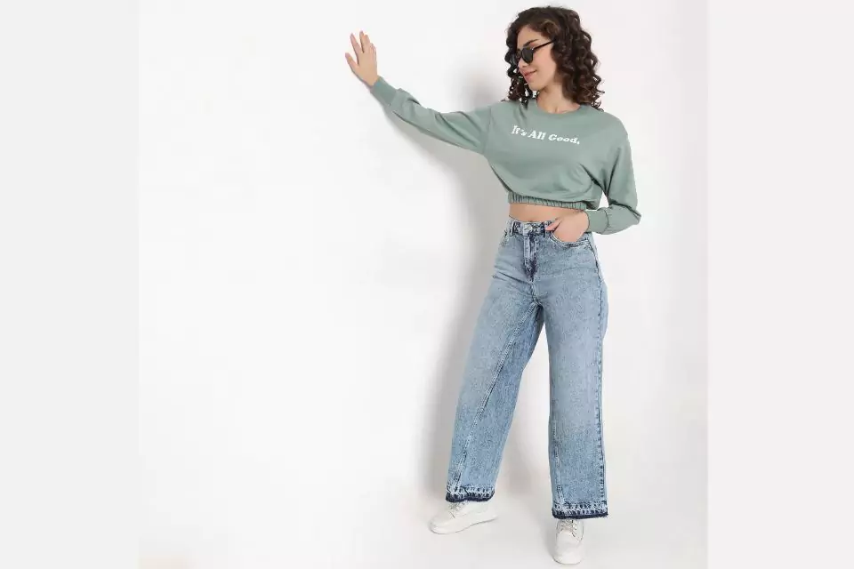 Trendy women's jeans