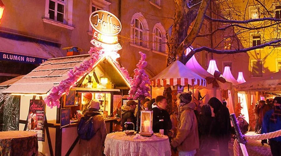 Pink Christmas Market