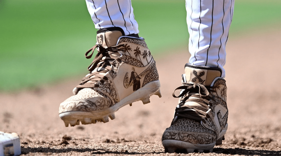 men's baseball cleats
