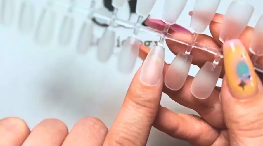 Gel nail polish