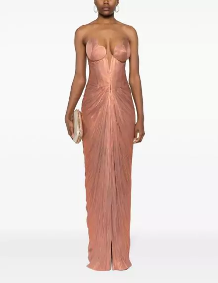 Styling Statement Dresses: Bold Designs That Work for Any Occasion