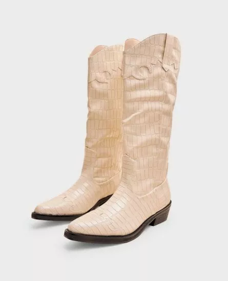 How to style cowboy boots | Frontceleb