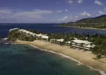 curtain-bluff-all