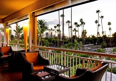 Luxury staycations US | Frontceleb