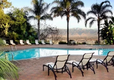 Luxury staycations US | Frontceleb
